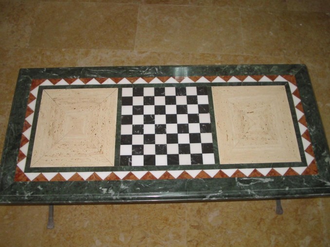 Tavolo da salotto in marmo e ferro battuto - EDIL GEMINI s.n.c. Marmi