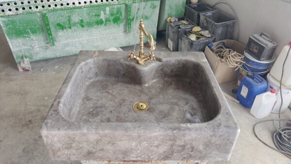 461829982_2476436075875541_2377107162797883039_n Lavello per cucina in marmo e pietra Modello 1 fonte