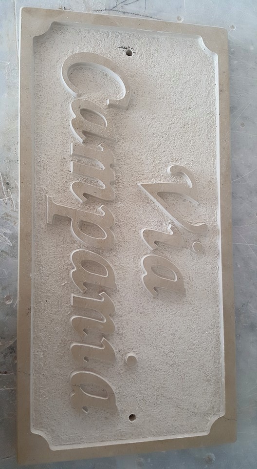 Targhe per vie in marmo pietra