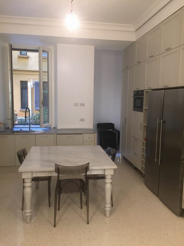 462804660_2489344644584684_2305363668145579746_n Tavolo da pranzo Mod. Louna quadrato in Marmo di Carrara