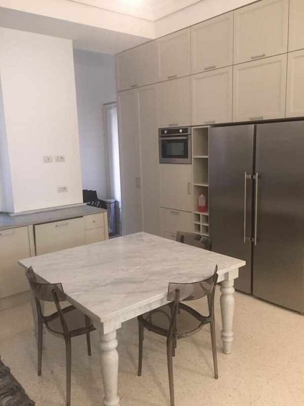 462985516_2489344637918018_322647686419257832_n Tavolo da pranzo Mod. Louna quadrato in Marmo di Carrara