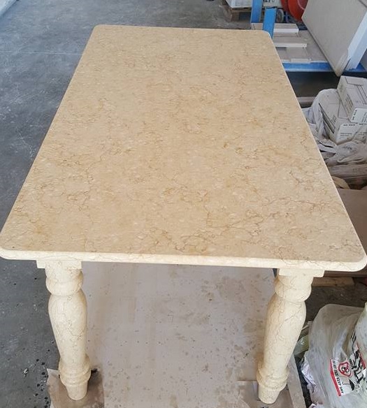 Immagine Tavolo da pranzo Mod. Louna rettangolare in Marmo Giallo Silvia oro