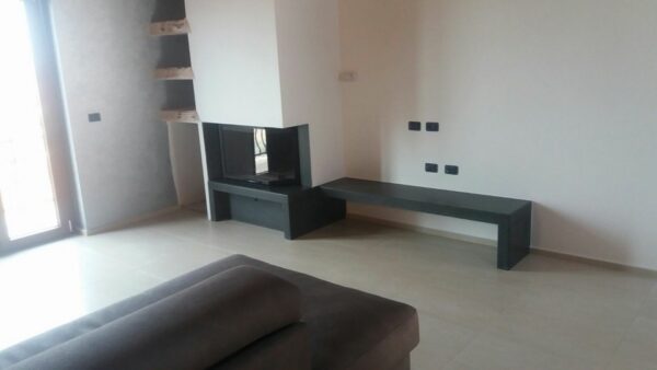 462093261_2481244415394707_7828889469291565721_n Rivestimento Camino in Pietra Lavica