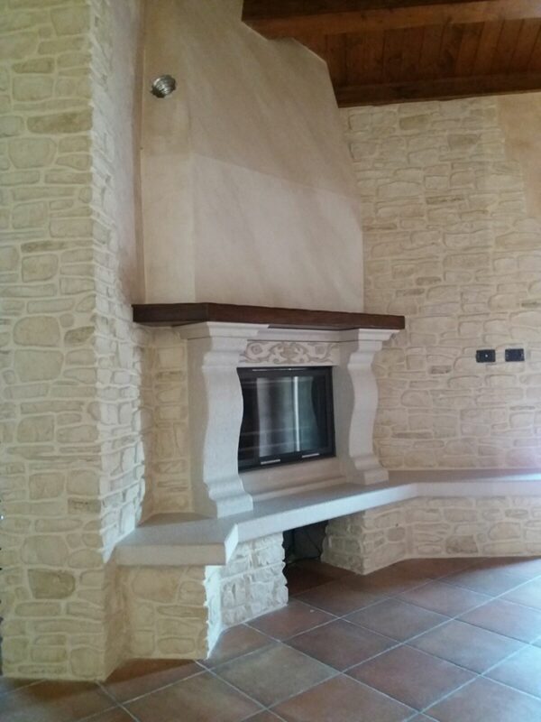 Rivestimento Camino in Pietra di Apricena